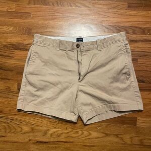 J. Crew Men's 5" flex chino short